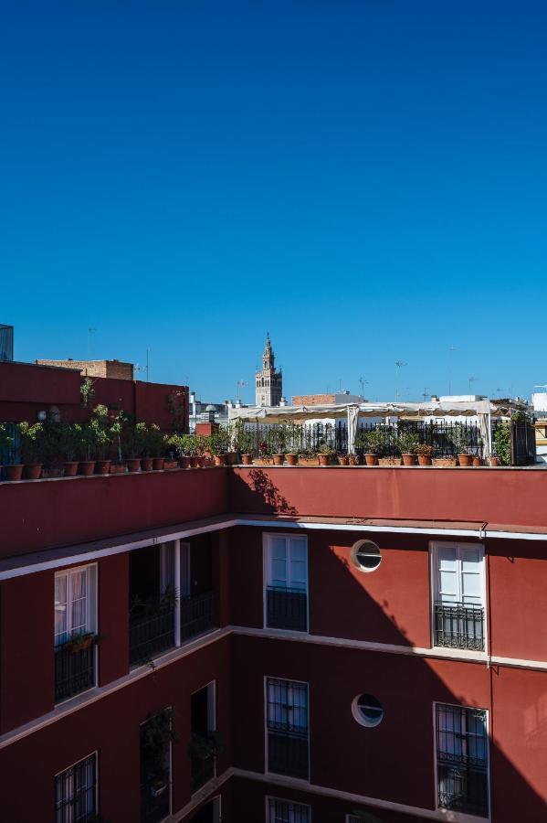 Lirio Suite Apartment - Private Parking Included Seville Luaran gambar