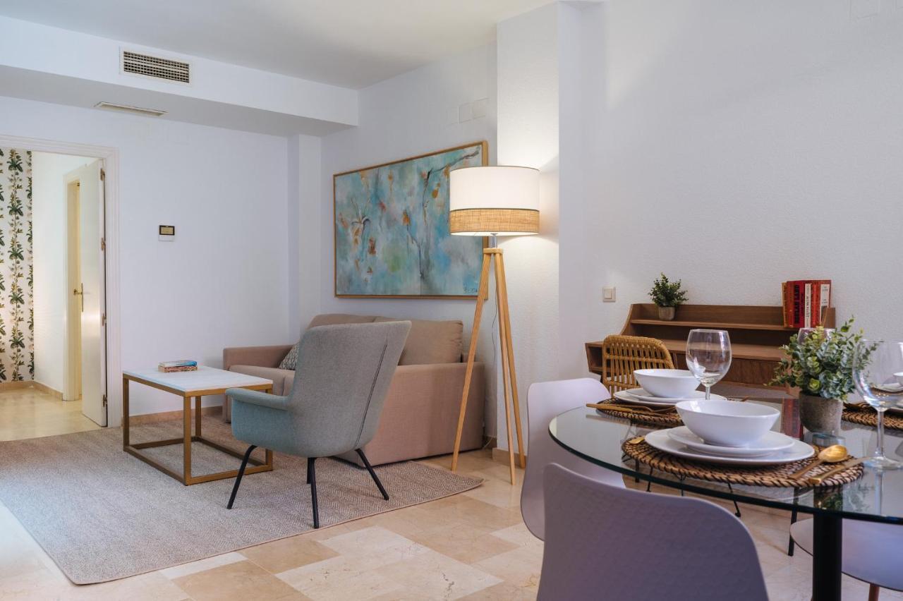Lirio Suite Apartment - Private Parking Included Seville Luaran gambar