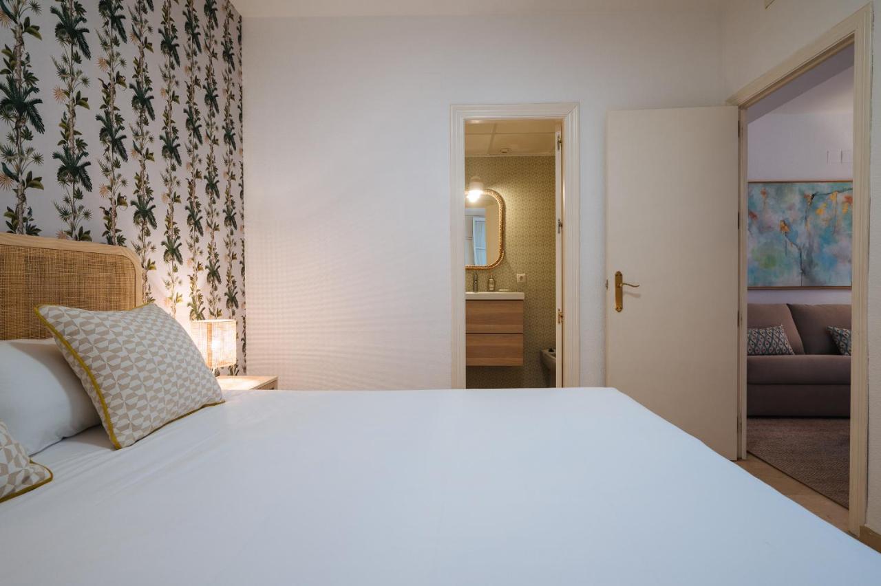 Lirio Suite Apartment - Private Parking Included Seville Luaran gambar